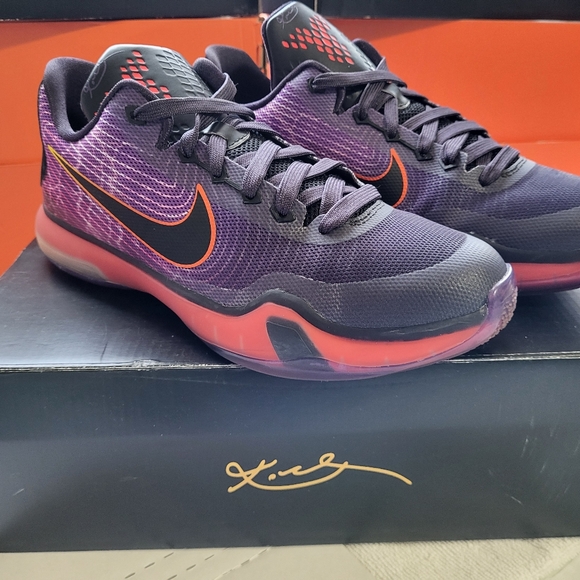 Kobe 10, Nike, Hero GS, size 6.5y, used in original box, excellent condition - Picture 4 of 11